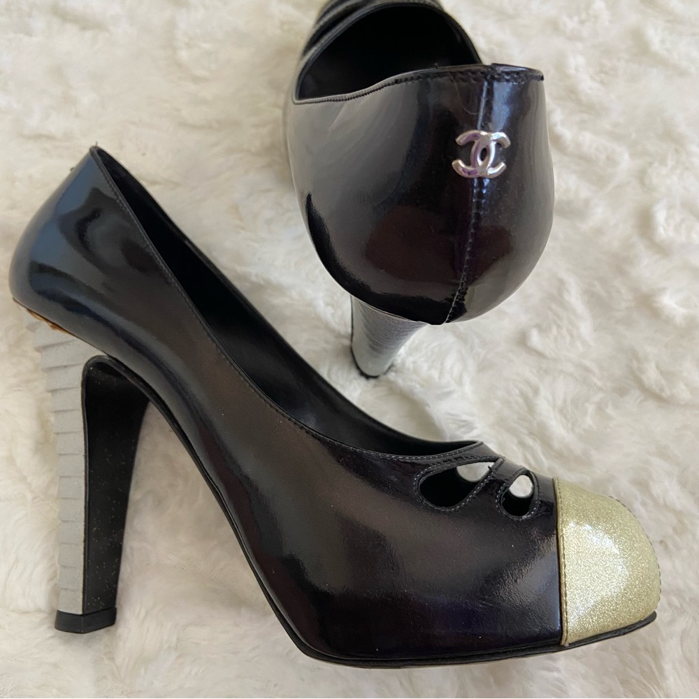 Chanel Patent Leather Two Tone CC Logo Platform Heels Pumps